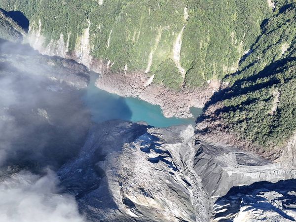 ▲壩頂水位高度已降至86公尺，水量僅剩原本的7.7%。（圖／林業保育署花蓮分署提供）