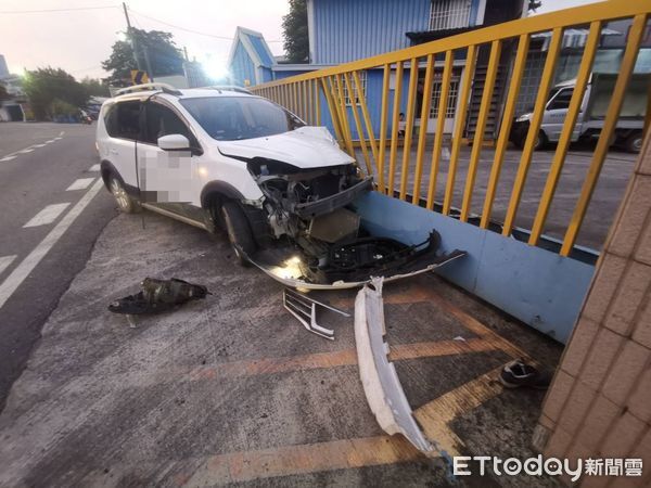 ▲高雄岡山清晨發生死亡車禍。（圖／記者許宥孺翻攝）