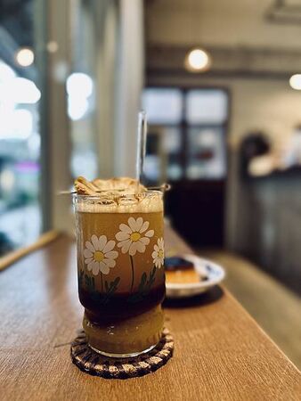 ▲▼藏在新莊傳統市場裡的日式文青咖啡館「何止」。（圖／部落客泰劉提供）