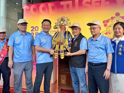 土地公民俗藝術節 3千信眾護駕266尊海內外土地公聚桃園