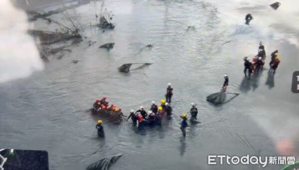 ▲▼又尋獲1遺體！民宅灌2m高泥沙被活埋。（圖／記者許宥孺翻攝）