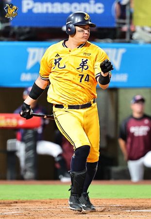 ▲中信兄弟李博登 許基宏 王威晨。（圖／中信兄弟提供）