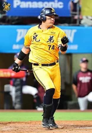 ▲中信兄弟李博登 許基宏 王威晨。（圖／中信兄弟提供）