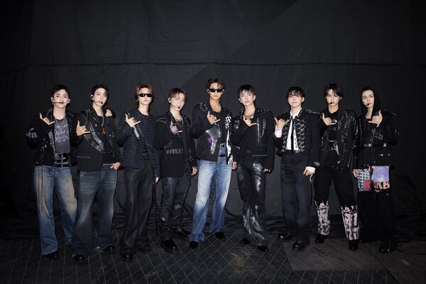 ▲▼SEVENTEEN演唱會首邀嘉賓「香港國際大咖」登場台下驚呆。（圖／翻攝自微博）