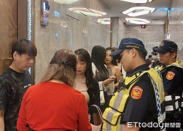 ▲教師節連假桃警雷霆掃蕩淨化社會治安 ，臨檢酒店、KTV。（圖／桃園警分局提供）