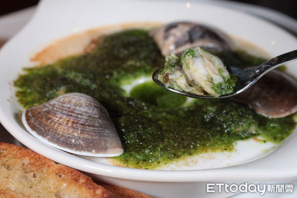 ▲米其林三星主廚何順凱監製法式餐館「Chaud Doux」。（圖／記者黃士原攝）