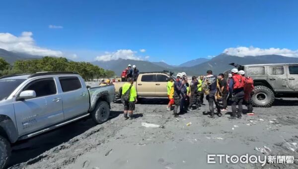 ▲▼佛祖街土石覆蓋成荒地　1女疑活埋砂石場。（圖／記者許宥孺翻攝）