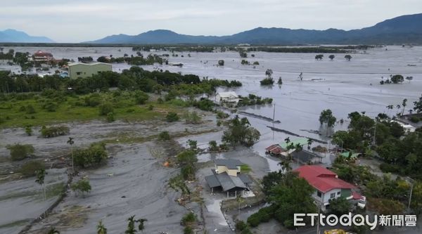 ▲花蓮光復鄉遭受重創。（圖／台中市消防局提拱）
