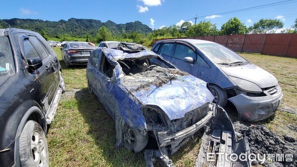 ▲▼花蓮光復災情慘重，拖吊業者清理報廢車，現場宛若「汽車墳場」。（圖／記者黃彥傑攝）
