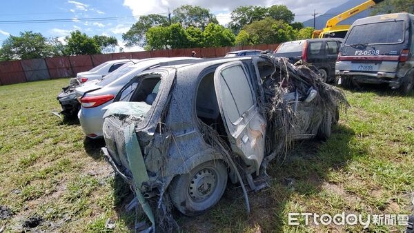 ▲▼花蓮光復災情慘重，拖吊業者清理報廢車，現場宛若「汽車墳場」。（圖／記者黃彥傑攝）
