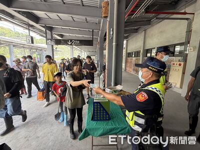 全台志工湧入光復車站！鐵警增設機動派出所　籲小心捐款詐騙