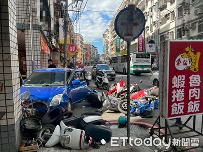 又見喪屍趴走街頭！疑毒駕睡著連撞路旁11輛車　警抄出菸彈