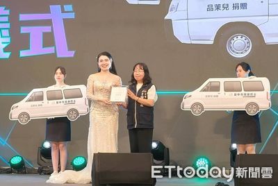 不只50萬！女CEO賑災花蓮　企業年會再捐2輛復康巴士回饋社會