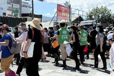 花蓮師轟「沒看到國民黨的人」 網嘆「要掛牌子嗎」:救災別搞對立