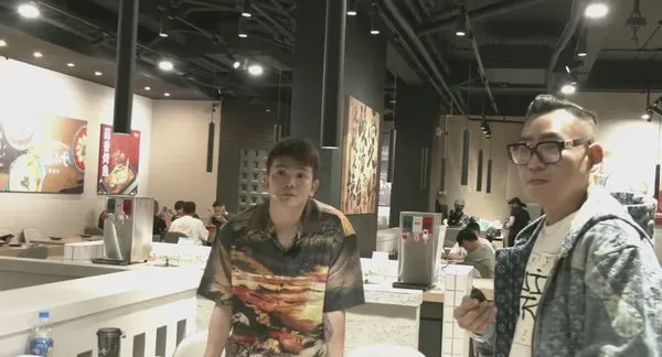 ▲▼孫升到蹦闆酸菜魚鬧場。（圖／翻攝自YouTube／孫生又來了）