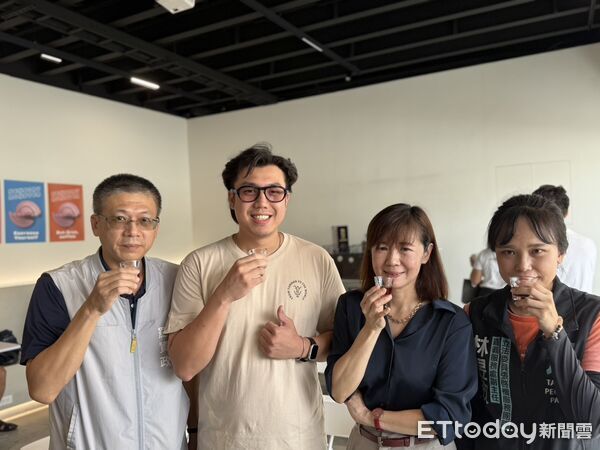 ▲▼   孵化獸風味教育學院攜手雷霆山咖啡學苑教師節簽署授權協議　深化兩岸精品咖啡交流　共啟嘉義教育與產業新篇章  。（圖／記者翁伊森攝）