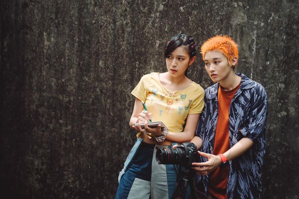 ▲女神變老闆！張鈞甯（右）打造「甯聚力」！手把手傳承新星陳孟琪（左）。（圖／甯聚力文創提供）