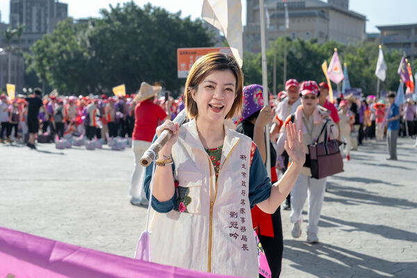 ▲▼       侯友宜市長現身義民祭！青春踩街熱力全開　千人挑擔奉飯熱鬧登場      。（圖／新北市政府）