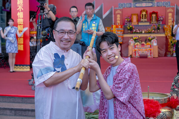 ▲▼       侯友宜市長現身義民祭！青春踩街熱力全開　千人挑擔奉飯熱鬧登場      。（圖／新北市政府）