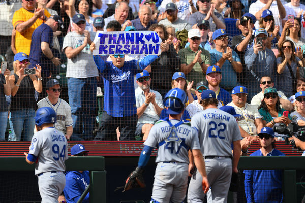 ▲傳奇落幕！克蕭例行賽最後登板　弗里曼換投全場致敬。（圖／路透，下同）