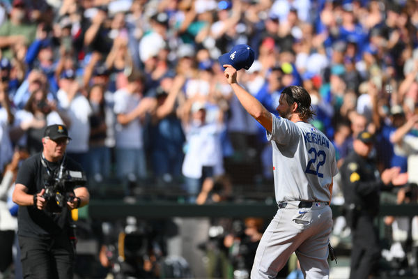 ▲傳奇落幕！克蕭例行賽最後登板　弗里曼換投全場致敬。（圖／路透，下同）