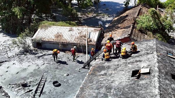 ▲▼新北消防局投入光復鄉救災7天，特搜於支援任務結束後向這片受難土地致上最深的敬意。（圖／新北市府消防局提供）