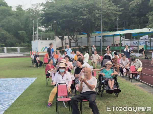 ▲西埔校區活化轉型，舉辦中秋音樂晚會，樂聲點亮南化夜空。（記者林東良翻攝，下同）