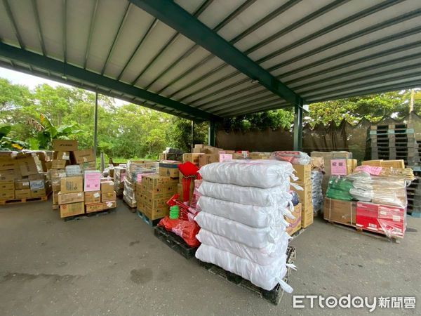 ▲▼來自全台各地的救援物資源源不斷，花蓮6處儲存地點都出現滿倉情況。（圖／花蓮縣政府提供，下同）
