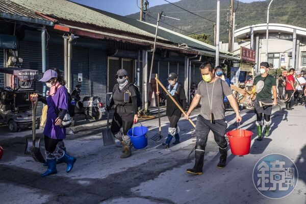 災區搶救工作馬不停蹄。