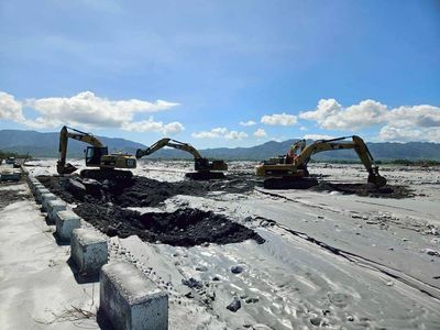 光復市區不淹了!馬太鞍溢流溪水成功改道 臨時堤防趕工中