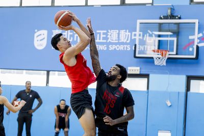 雷蒙恩霸氣喊拿年度MVP 修改投籃姿勢笑稱看得到籃框