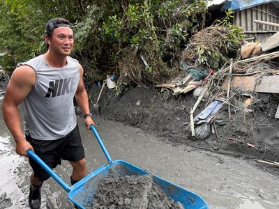 棒球情人返鄉救災!高國輝獨輪車清土泥 「麒麟臂」炸裂感動全網