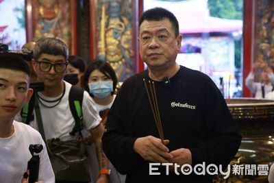 孫德榮收于朦朧魂魄!愛徒托夢哭訴「起來床鋪全濕」 公開兩人生前私訊