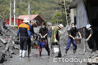 不只鏟子超人！志工妹化身「便當超人」一戶戶送：很想幫忙