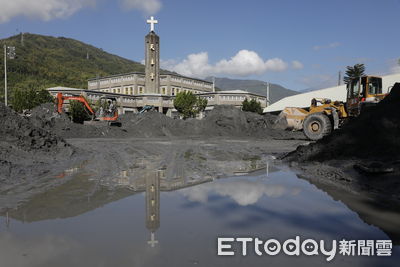 處置堰塞湖有疏失？行政院列時序駁指控　再籲一起幫助光復鄉