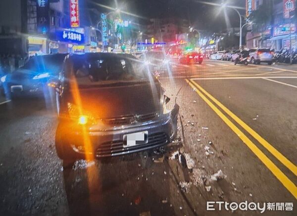▲廖姓女子駕駛白色賓士轎車逆向連撞2車後逃逸。（圖／中壢警分局提供、下同）