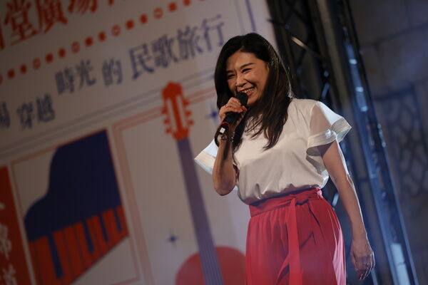 ▲▼ 馬毓芬重唱哥哥馬兆駿的雋永創作。（圖／中山堂廣場音樂節提供）