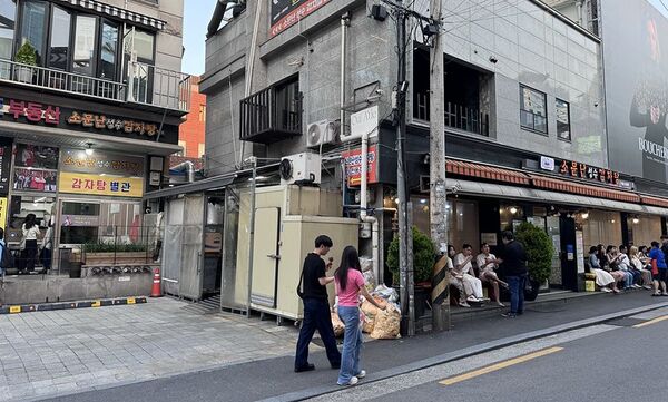 ▲▼首爾祖傳三代馬鈴薯排骨湯。（圖／部落客小虎提供）