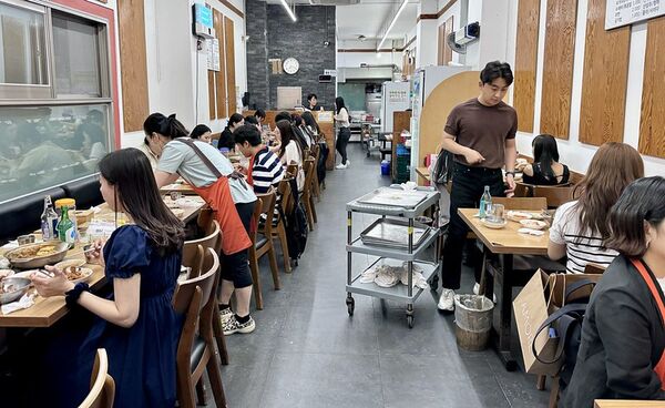 ▲▼首爾祖傳三代馬鈴薯排骨湯。（圖／部落客小虎提供）