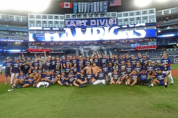 ▲藍鳥封王！2015以來首奪美東冠軍　全隊喊「這是特別的一群人」。（圖／路透）