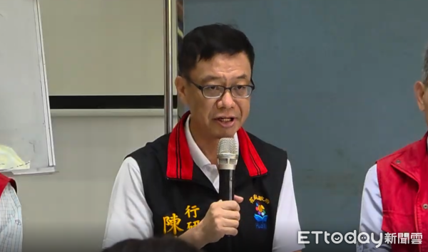 ▲▼             花蓮光復鄉，中央協助發放便當。（圖／地方中心攝）
