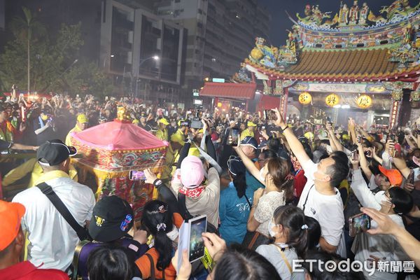 ▲三神贊境南投、「粉紅超跑」首度停駕縣府 。（圖／南投縣政府提供，下同）