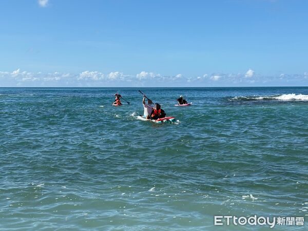 ▲第六岸巡隊第二機動巡邏站恆春萬里桐水域救援。（圖／第六岸巡隊提供）