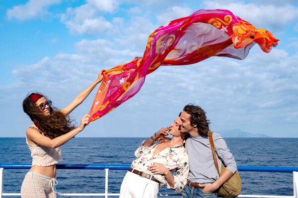 ▲保羅索倫提諾豪砸9.8億回鄉拍片，《拿坡里的美麗傳說》追憶似水年華。（圖／海鵬提供）