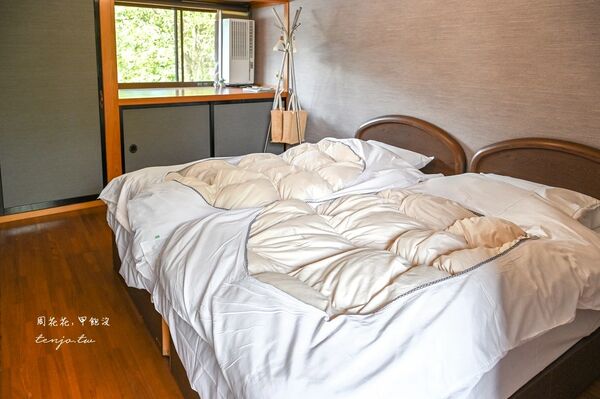 ▲▼50年古民家改建和秋田犬互動還能帶去散步 。（圖／部落客周花花提供）