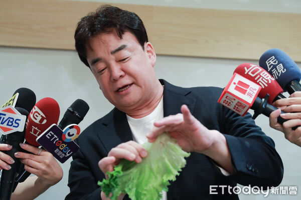 ▲▼《黑白大廚》白種元為燒肉店站台記者會。（圖／記者周宸亘攝）