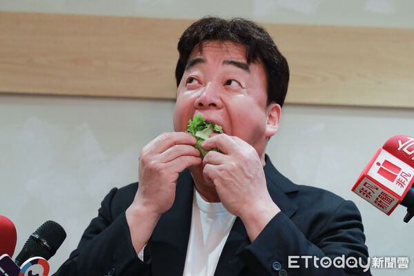 ▲▼《黑白大廚》白種元為燒肉店站台記者會。（圖／記者周宸亘攝）