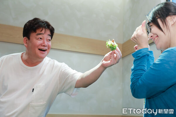 ▲▼《黑白大廚》白種元為燒肉店站台記者會。（圖／記者周宸亘攝）