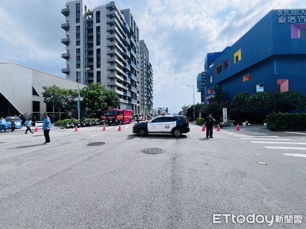 ▲驚魂90分鐘！怪手一挖瓦斯狂洩 南屯建案工地急封路。（圖／記者游瓊華翻攝）