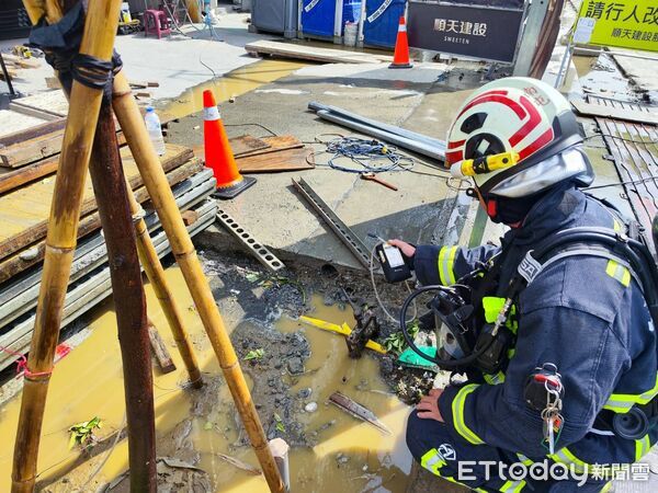 ▲驚魂90分鐘！怪手一挖瓦斯狂洩 南屯建案工地急封路。（圖／記者游瓊華翻攝）